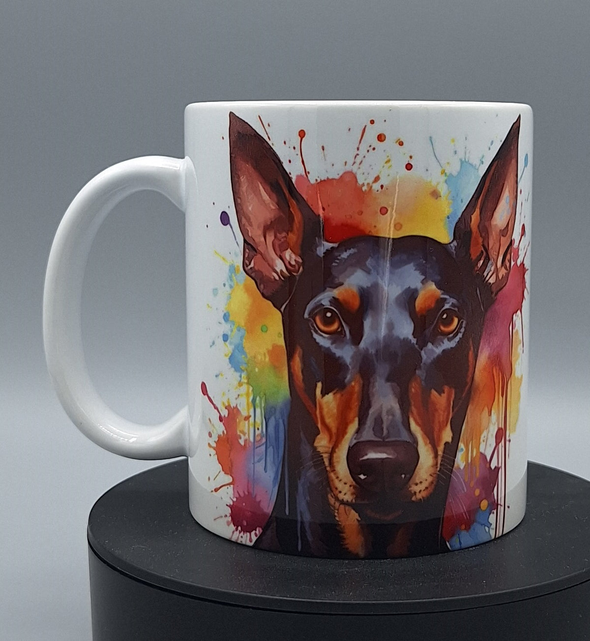 🎨 Dobermann Tasse – Bunte Keramiktasse mit Hundemotiv im Aquarell-Stil | 330 ml | Geschenkidee für Hundefreunde