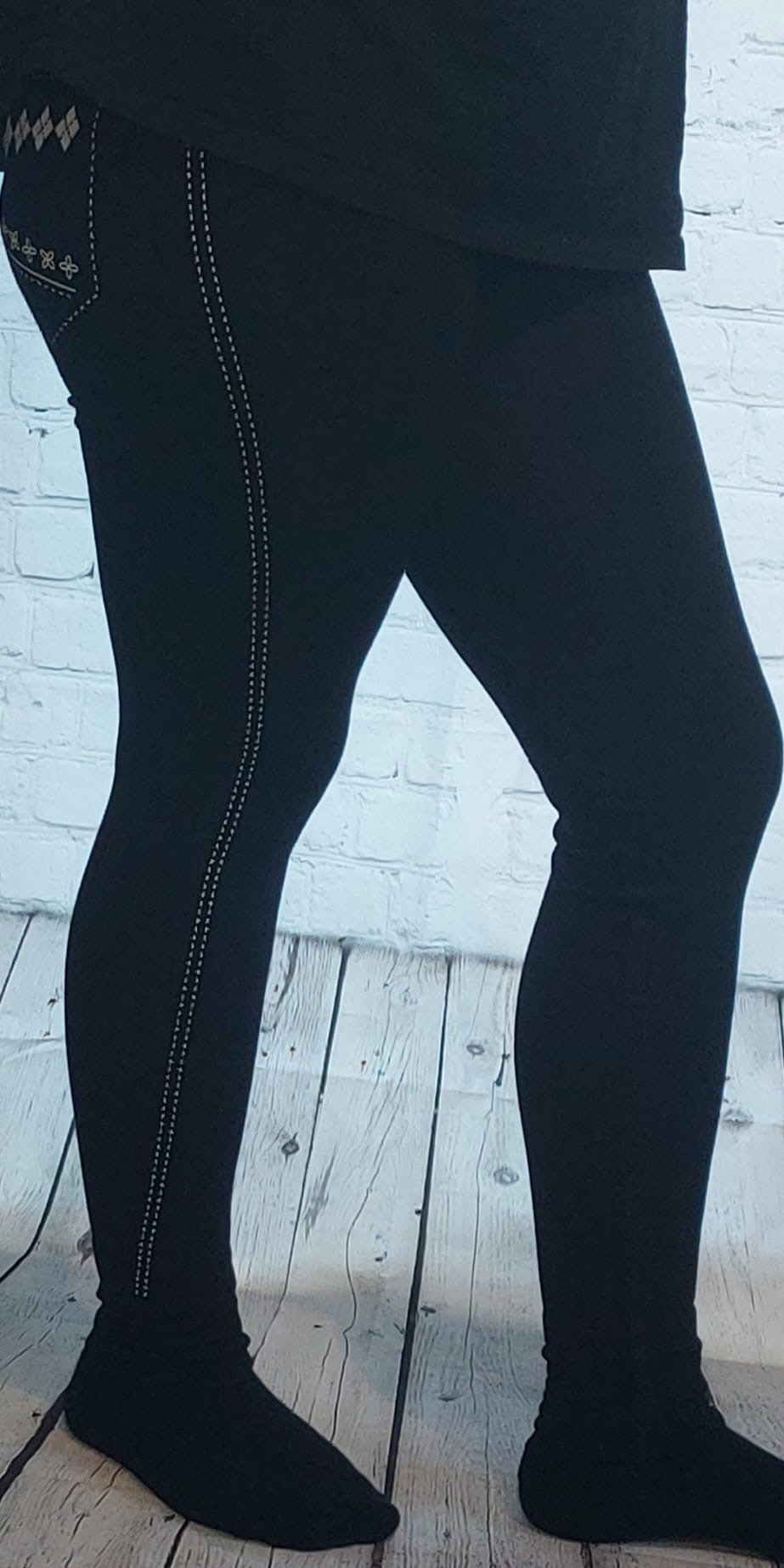 Leggings mit aufgedruckten Gürtel und aufgedruckten Taschen
