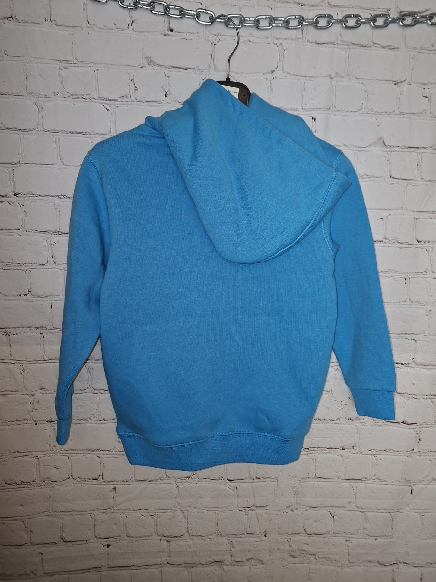 Kinder Hoodie Eisblau Gr. 122/128 – Reh mit Weihnachtsmütze – kuschelig – handbedruckt