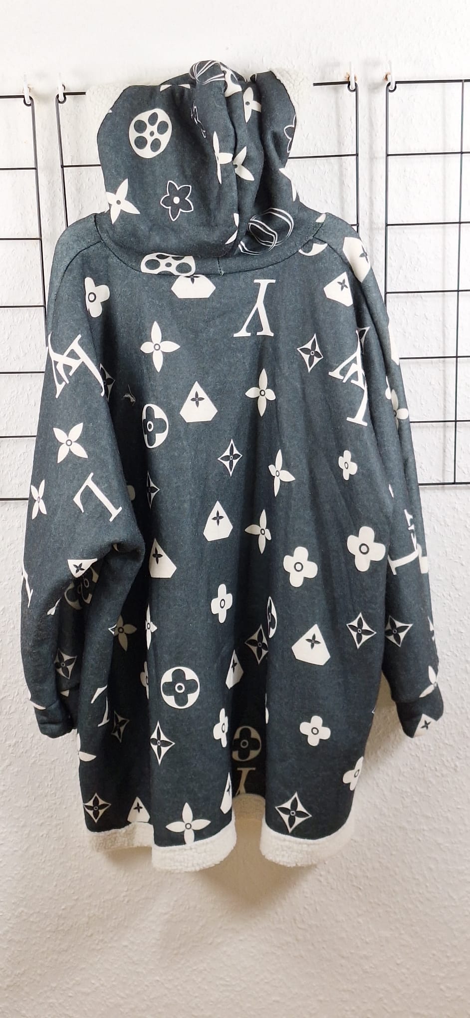 Kuschelpullover "Totenkopf"