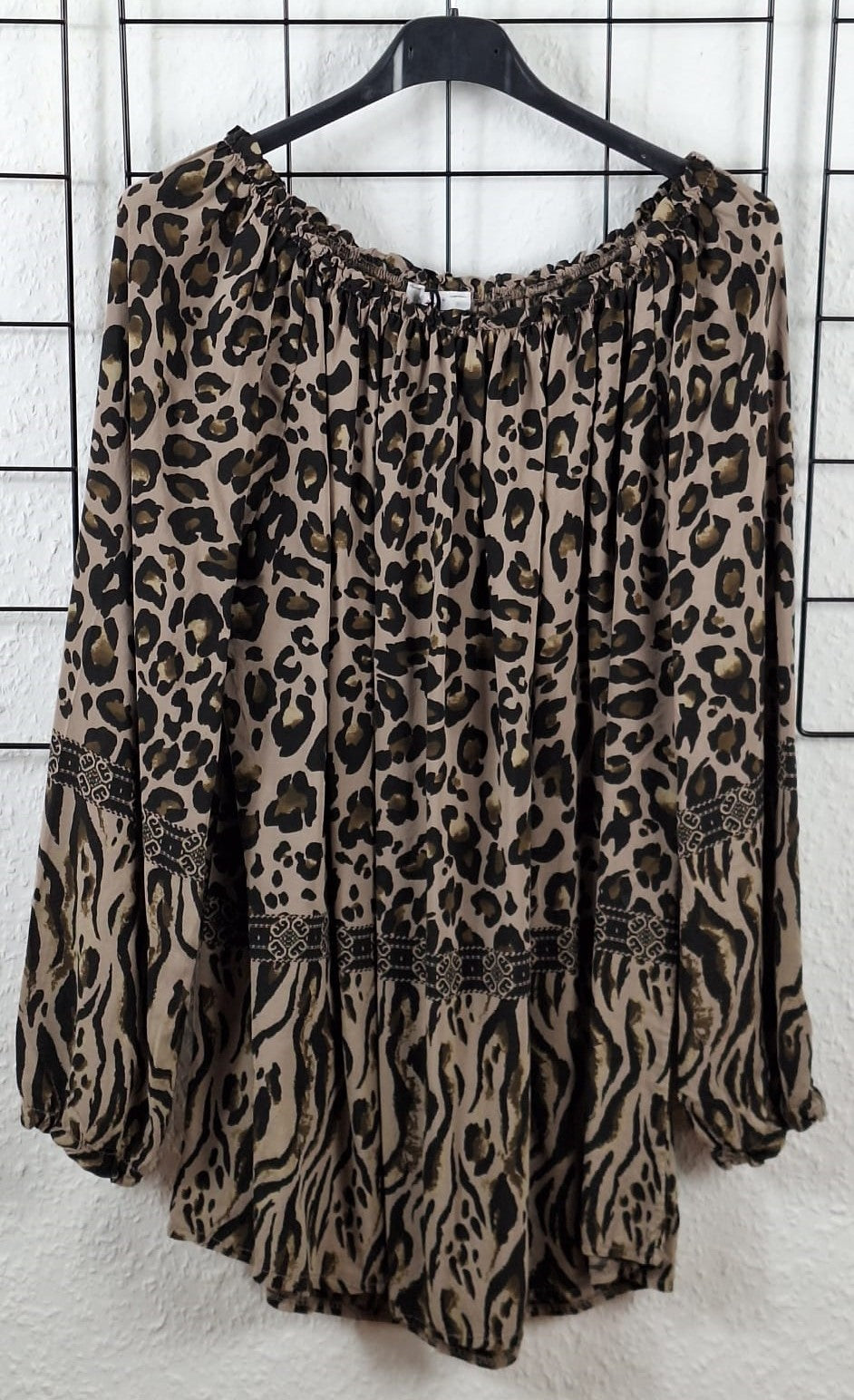 Damen Bluse Leo Print Tunika – Rundhals mit Gummibund – Langarm Shirt – One Size 38/40 - 44/46