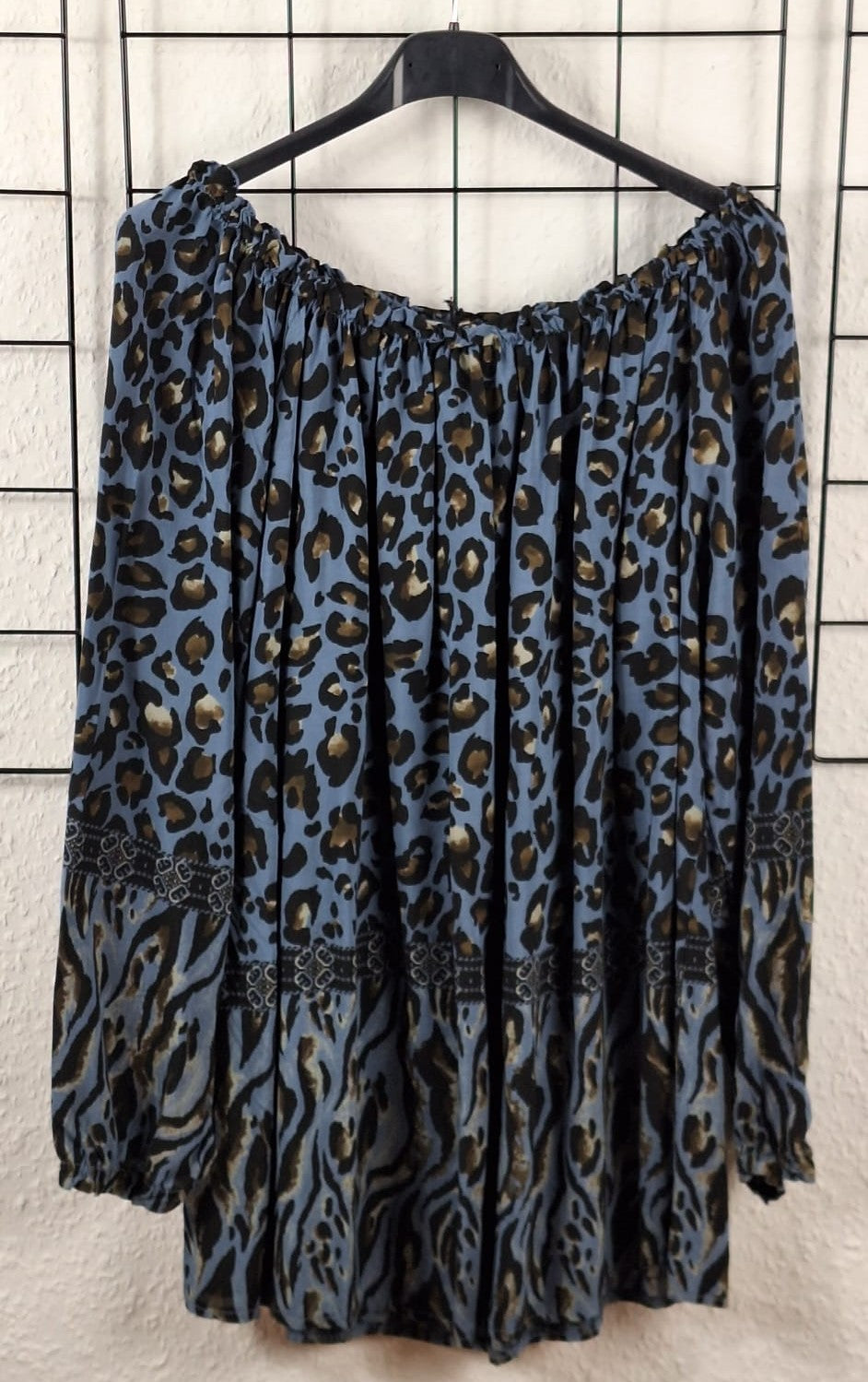Damen Bluse Leo Print Tunika – Rundhals mit Gummibund – Langarm Shirt – One Size 38/40 - 44/46