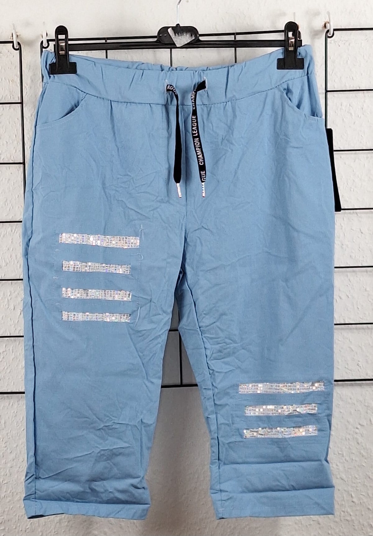 Kurze Shorts "Cuts mit Glitzer"