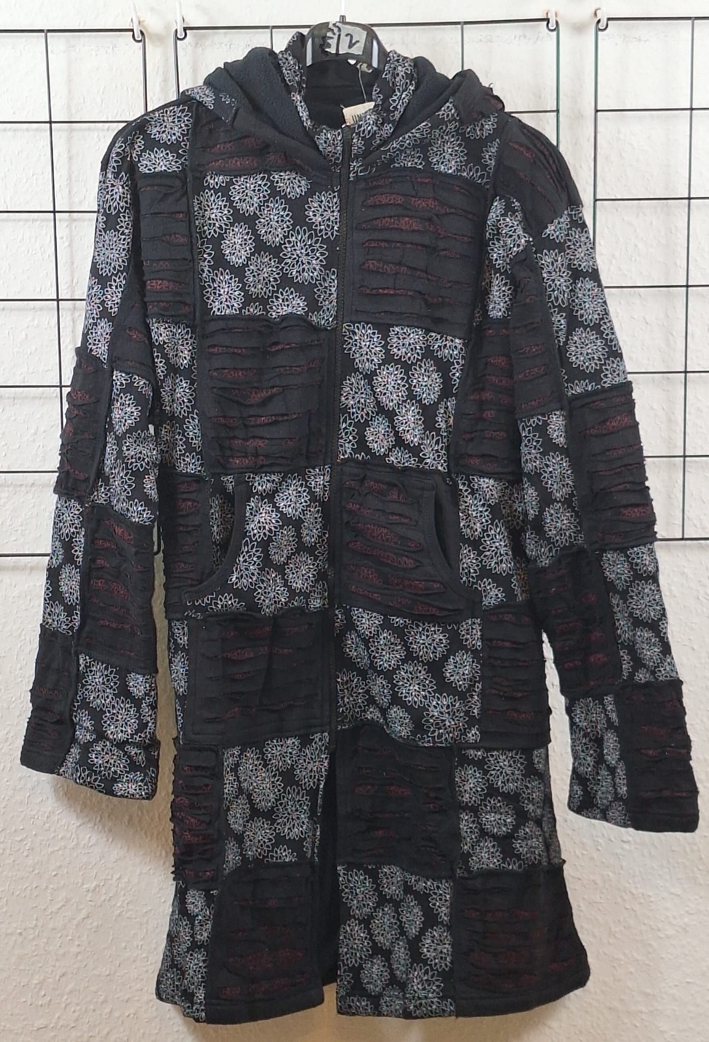 Stylischer Baumwollmantel für kalte Tage – Einzigartiges Design in zwei Größen!