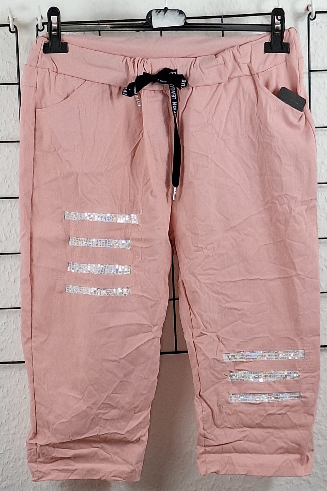 Kurze Shorts "Cuts mit Glitzer"