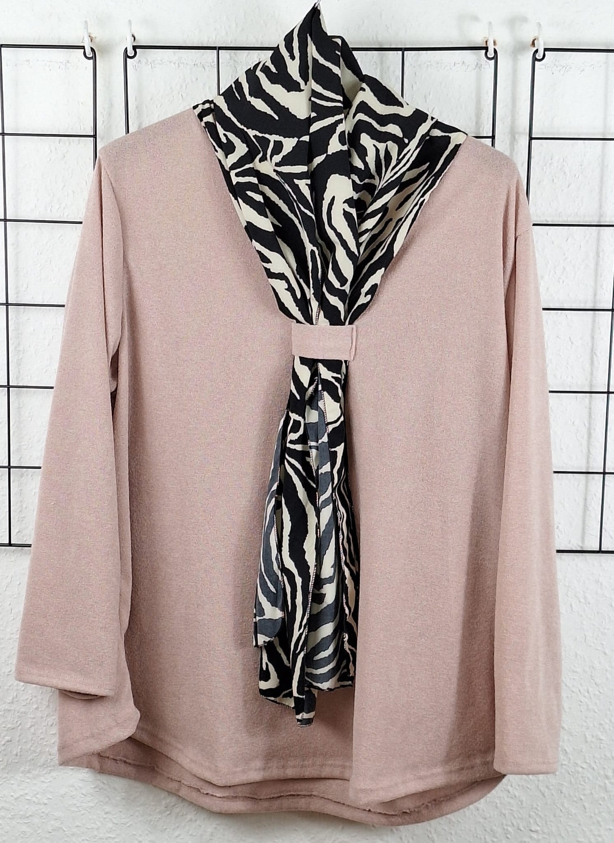 Feinstrickpullover mit Schal