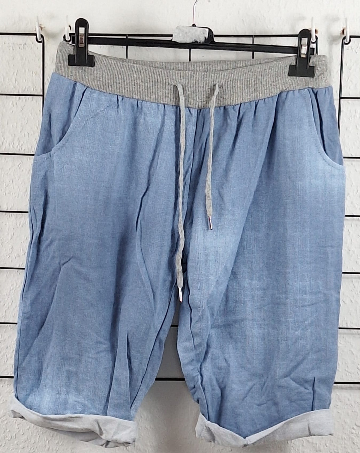 Stylische Damen-Jeans-Shorts