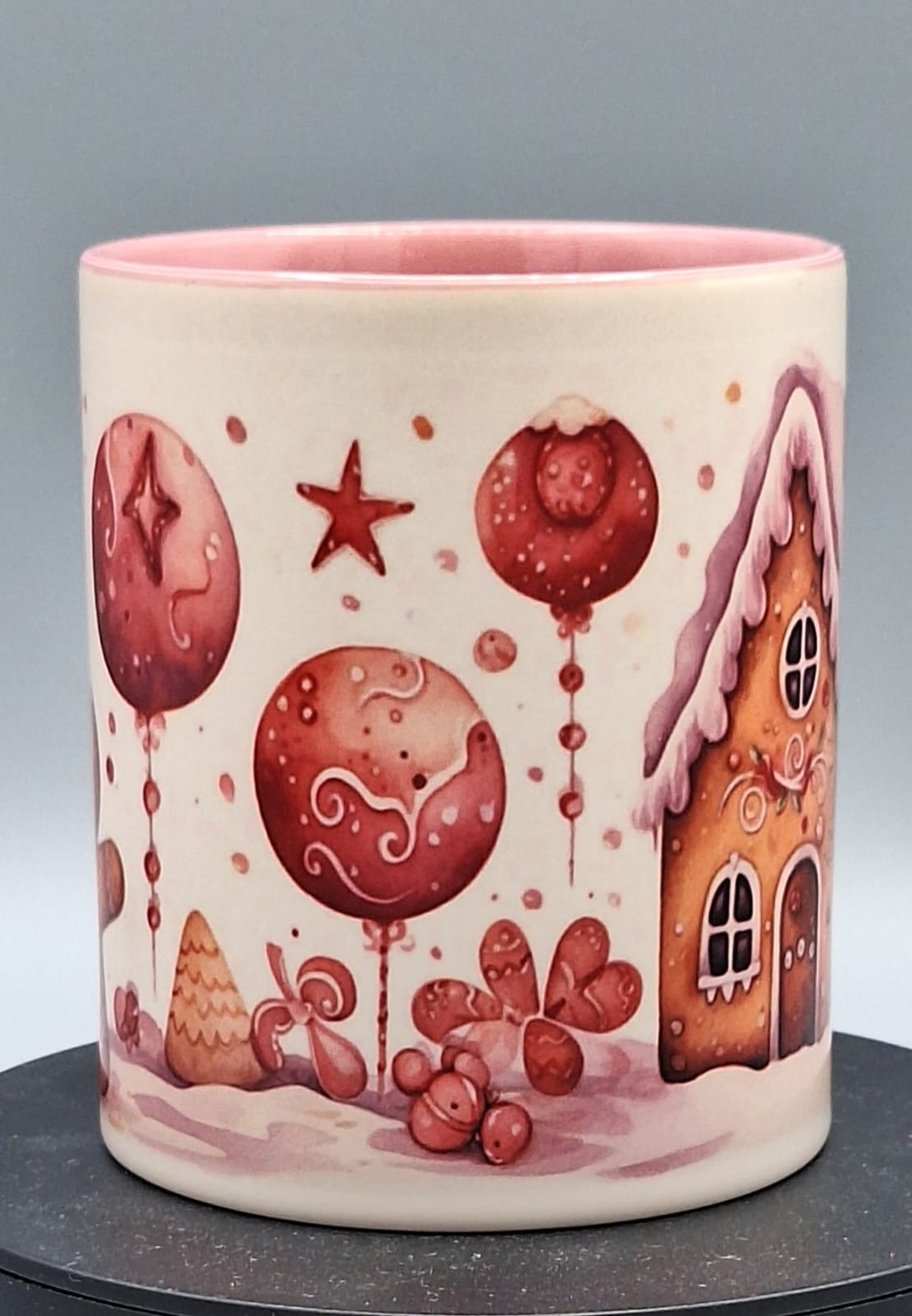 Zaubertasse "Lebkuchenhaus Rosa"