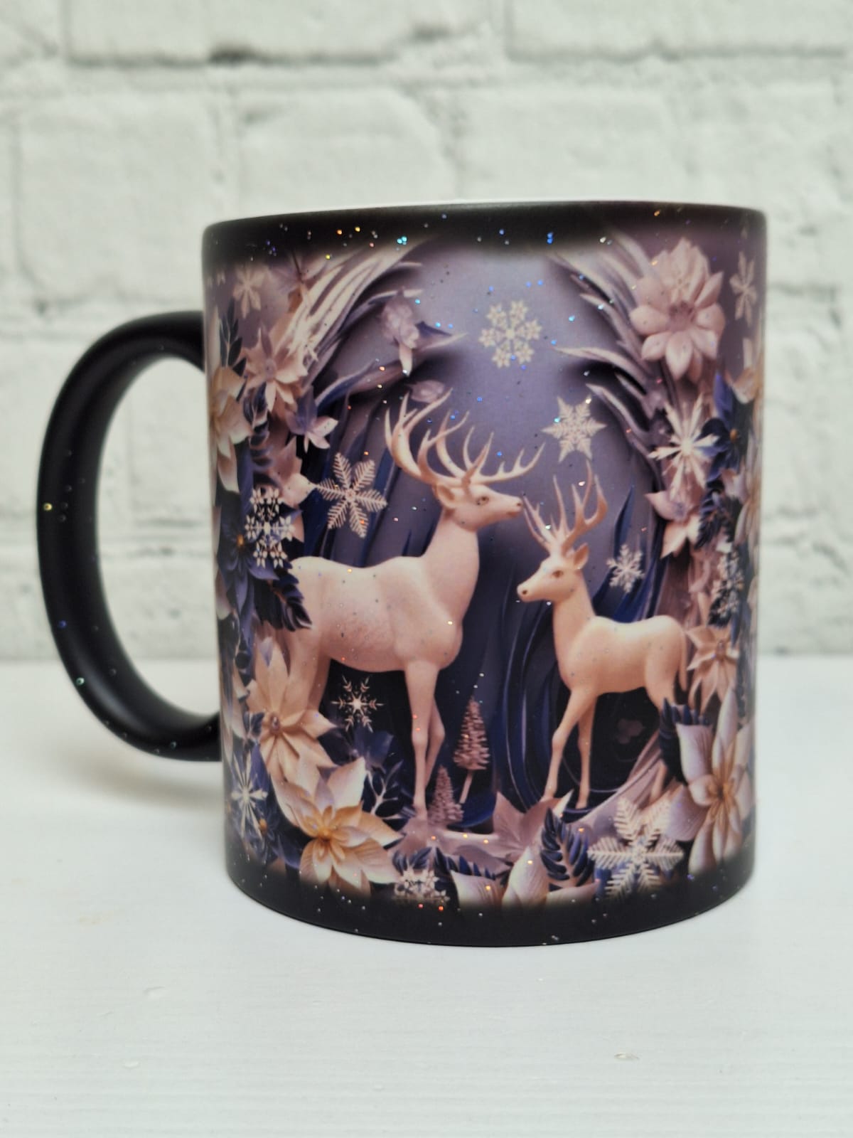 Glitzer-Zaubertasse „Hirschfamilie“ – Schwarz