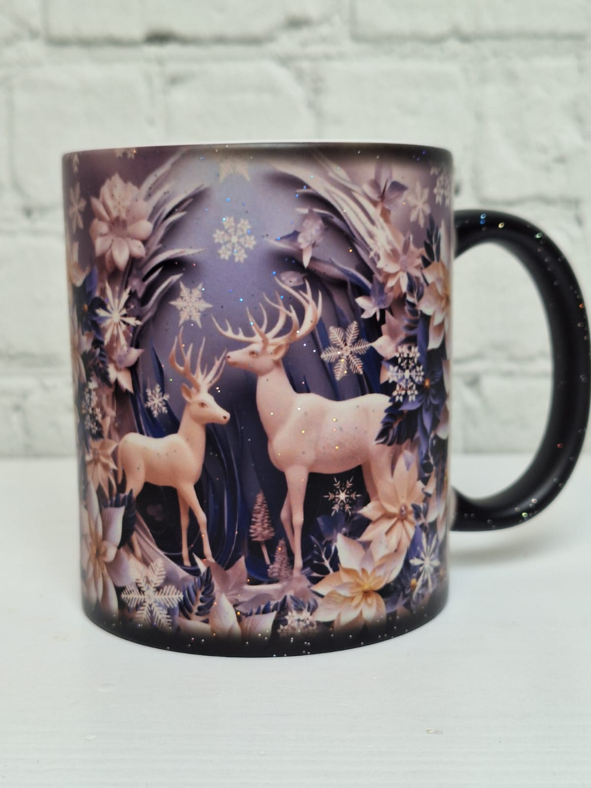 Glitzer-Zaubertasse „Hirschfamilie“ – Schwarz