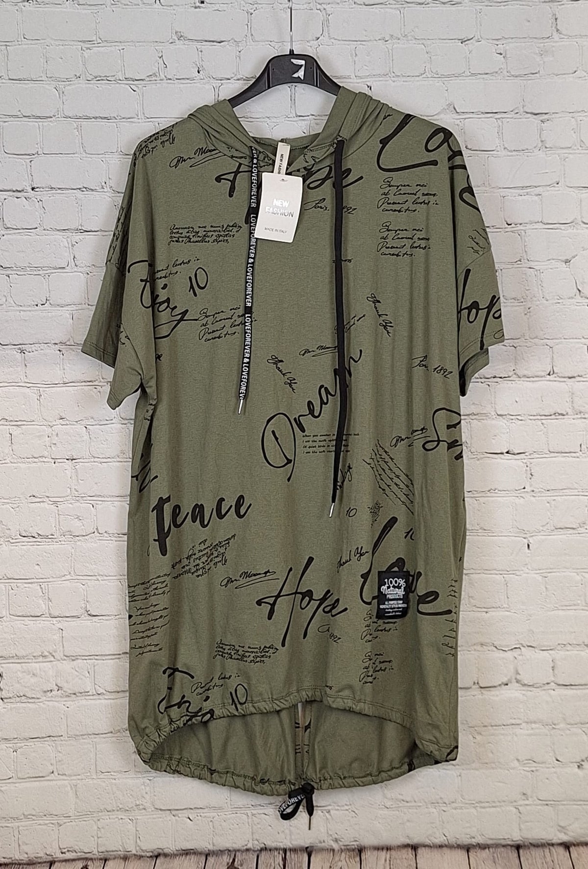 „Khaki Hoodie T-Shirt Damen große Größen – mit Statement-Schrift – Kapuzen-Shirt 46/48 bis 50/52 – modisch & bequem“