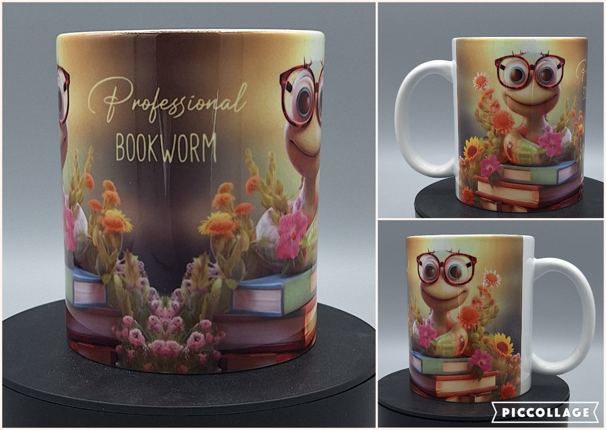 Bookworm Tasse 330ml mit süßem Bücherwurm Motiv