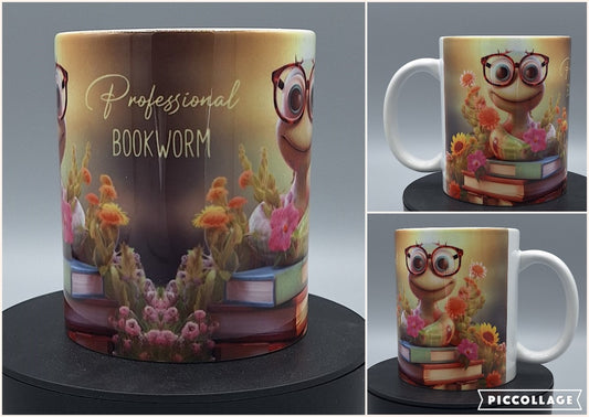 Bookworm Tasse 330ml mit süßem Bücherwurm Motiv