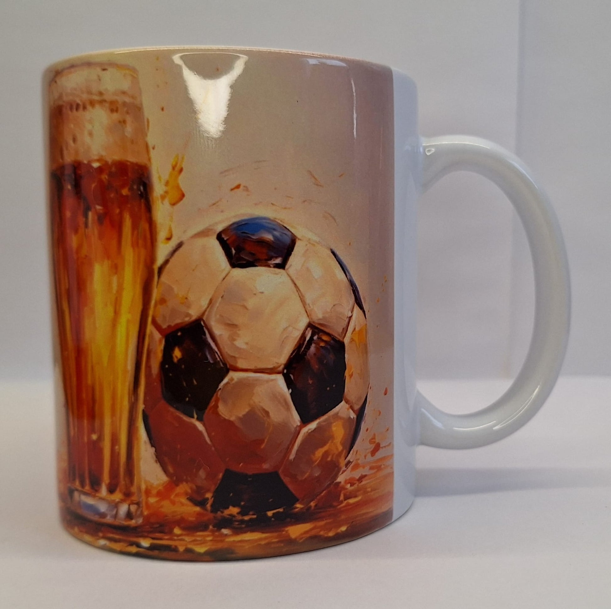 Keramiktasse Fußballmotiv Bierliebhaber Geschenkidee