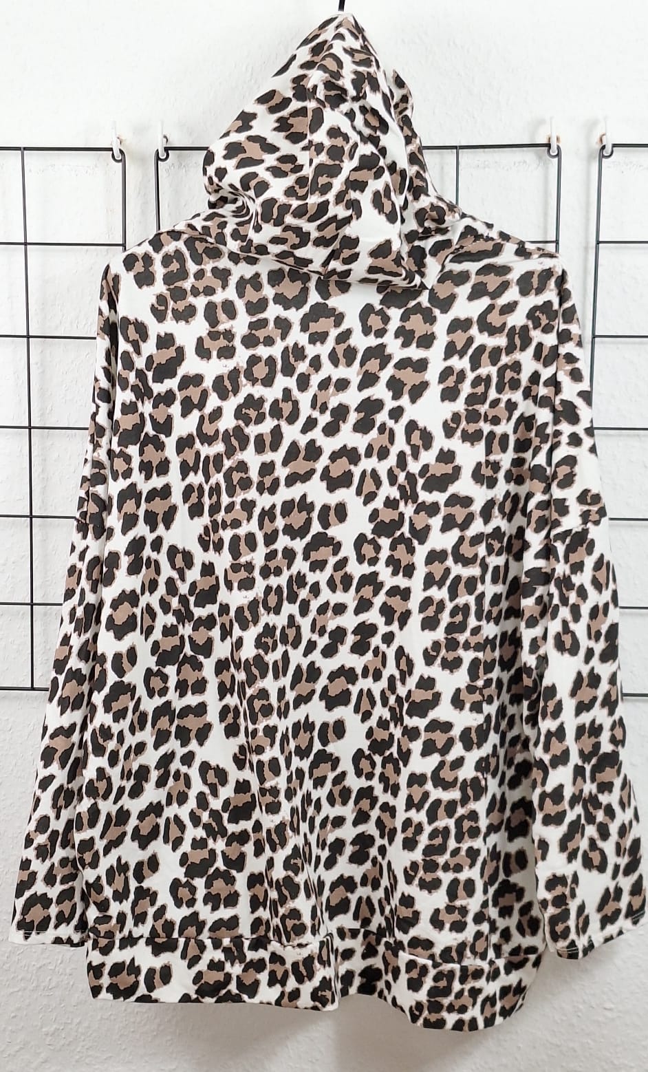 Kapuzensweatshirt Leo Design