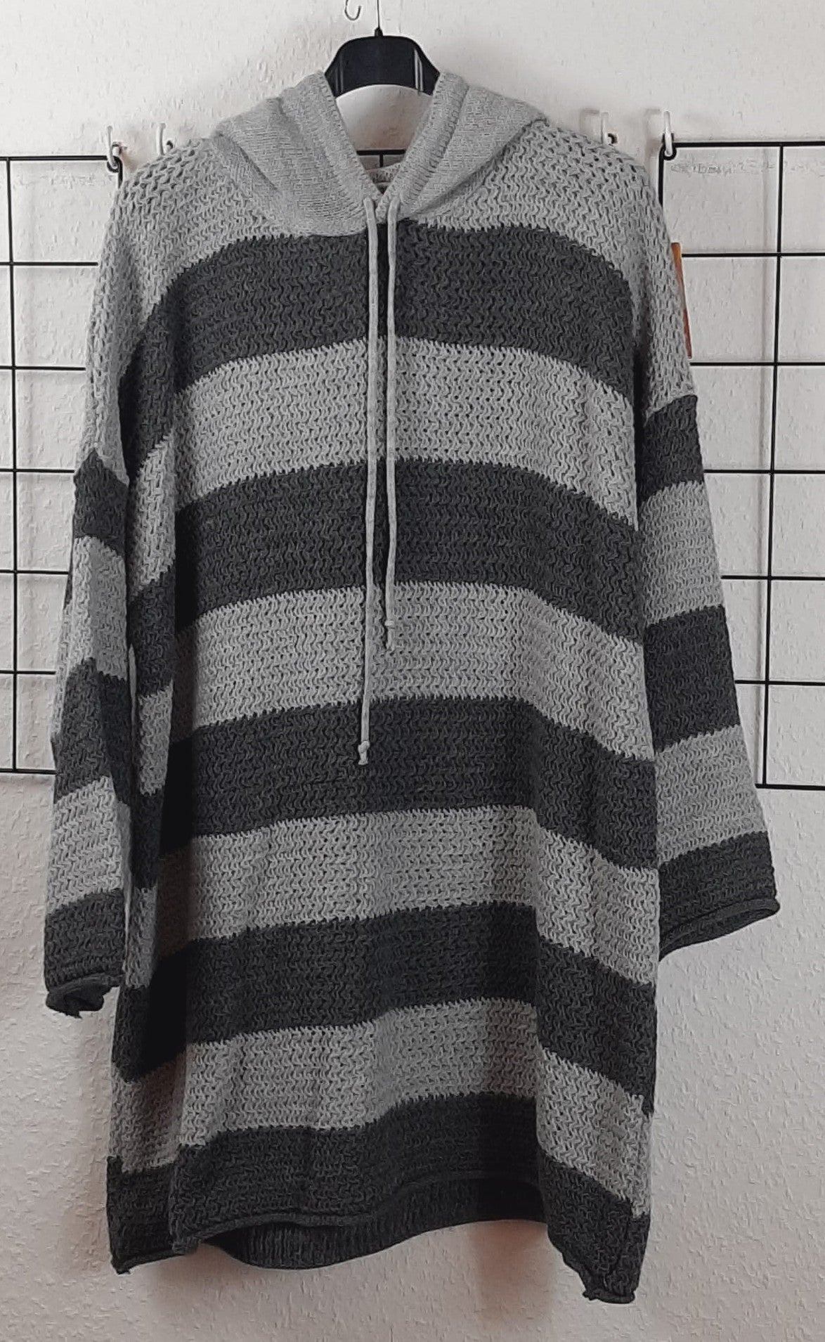 Seitenansicht Oversize Hoodie mit lockerem Schnitt