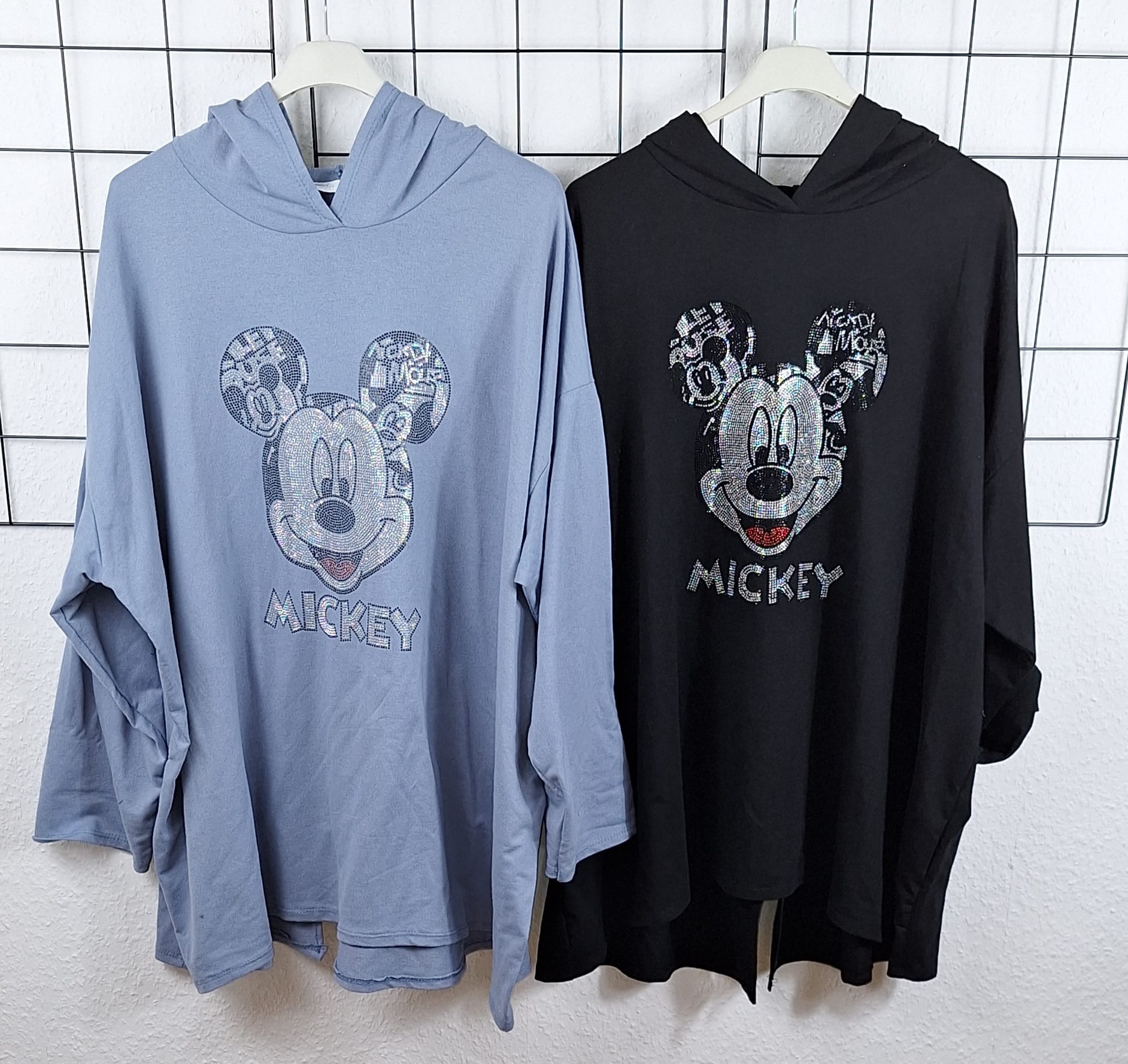 Vorderansicht Oversize Hoodie mit Maus-Design