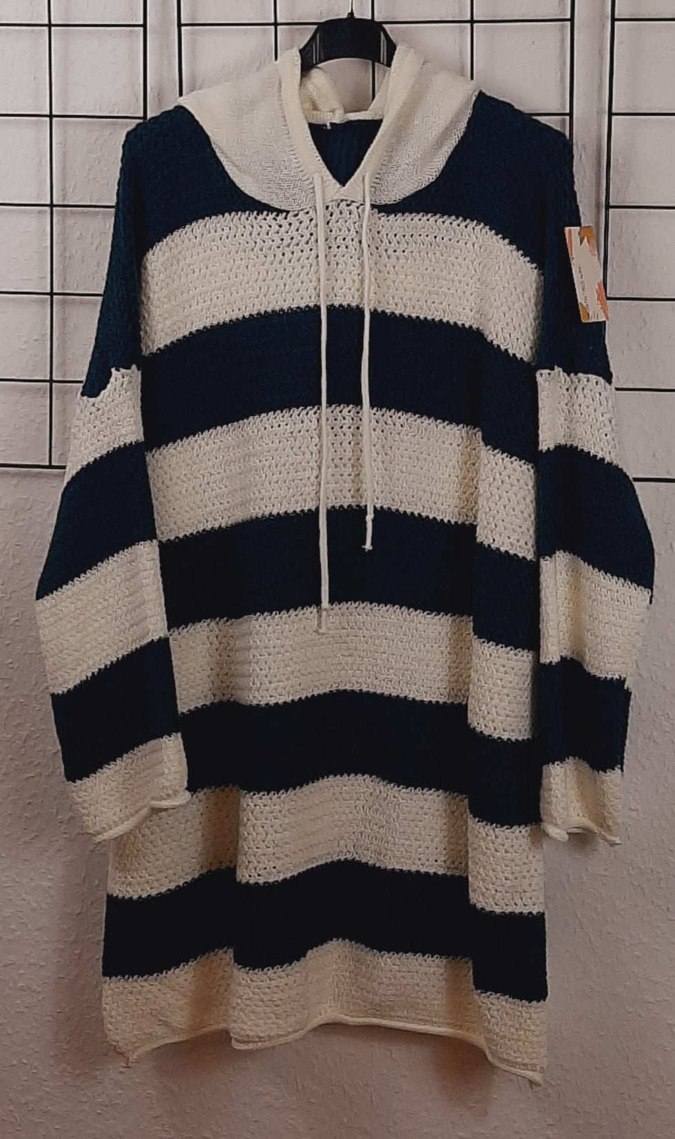 Oversize Strick Hoodie in weiterer Farbvariante